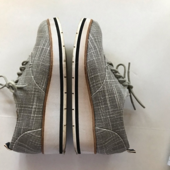 Ellen Degeneres ED Grey Crosshatch Fabric Oxfords - Picture 3 of 3